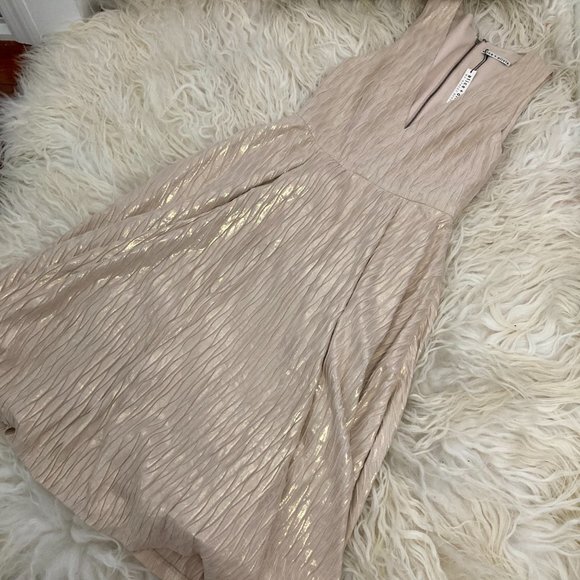 ALICE + OLIVIA V-Neck Midi Length Dress - Picture 3 of 12